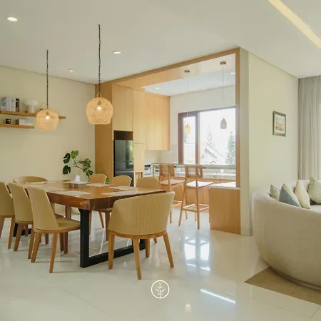 Breeze Blows City View Villa 4 Bedrooms And 1 Family Room 1 King-Size Bed And 1 Queen-Size Bed With A Private Swimming Pool